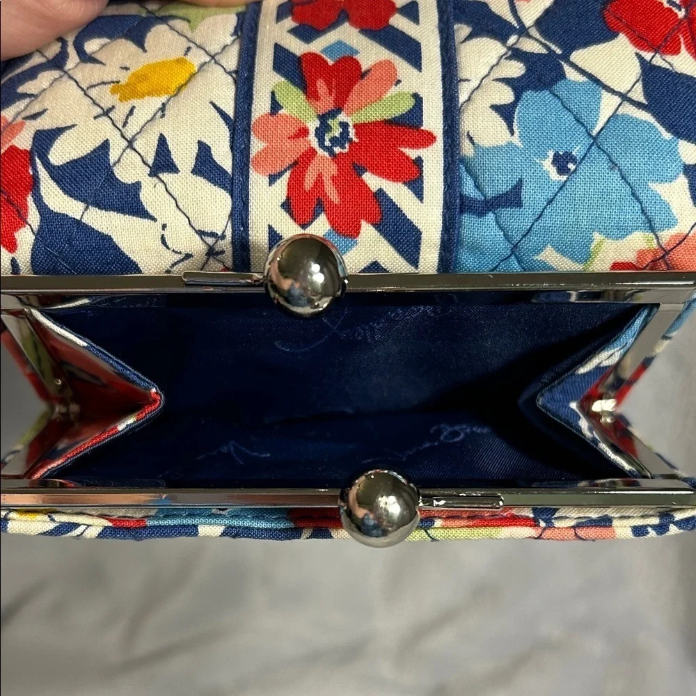 VERA BRADLEY Retired Pattern “Summer Cottage” Kisslock Wallet
